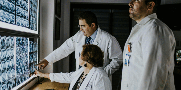 Read more about the article Erro médico: entenda as diferenças jurídicas entre negligência, imprudência e imperícia 